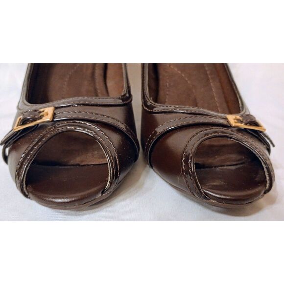Avon Size 6 Brown Peep Toe Pumps - Picture 3 of 5